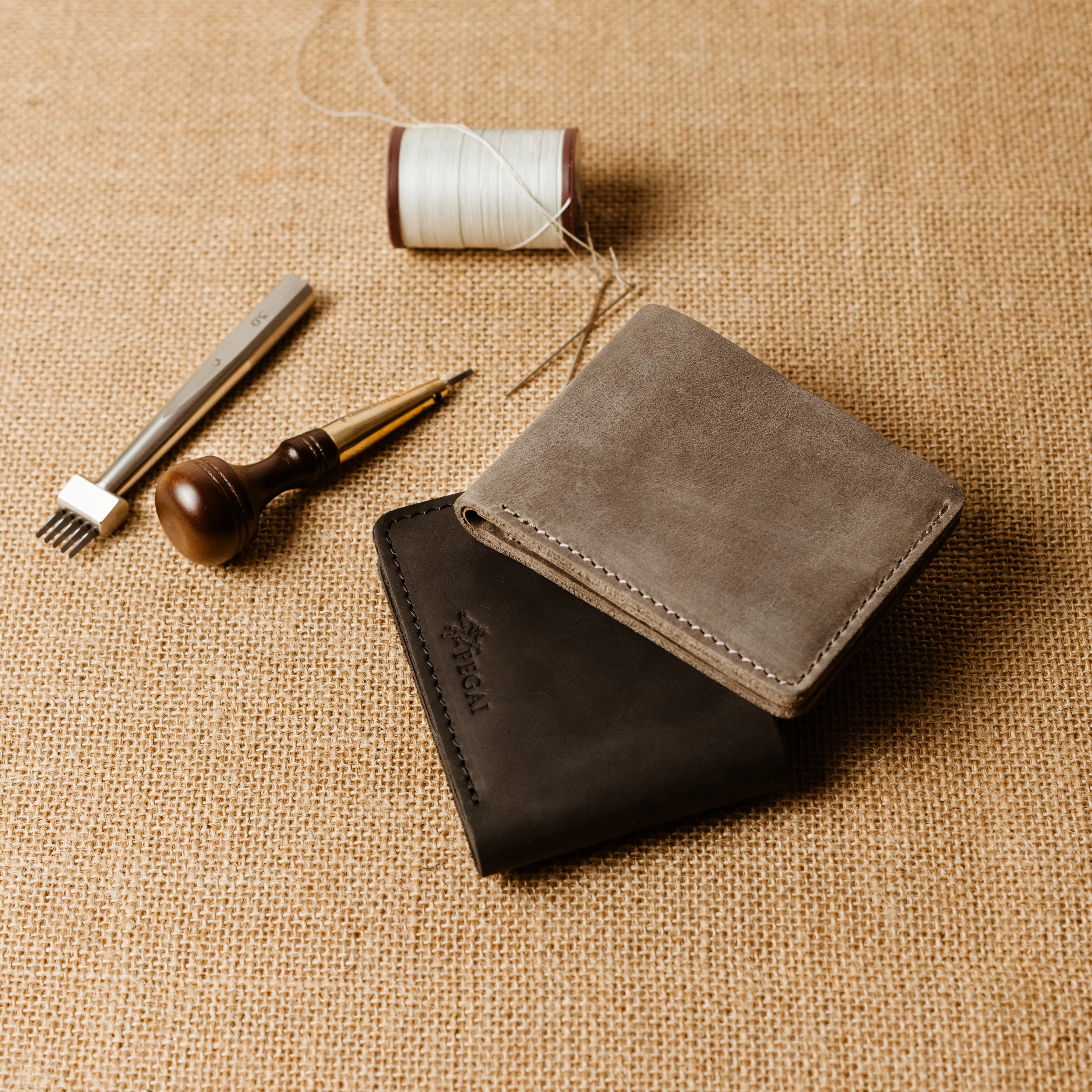 Bureau Leather Bifold Wallet | Rock Gray - Image 5