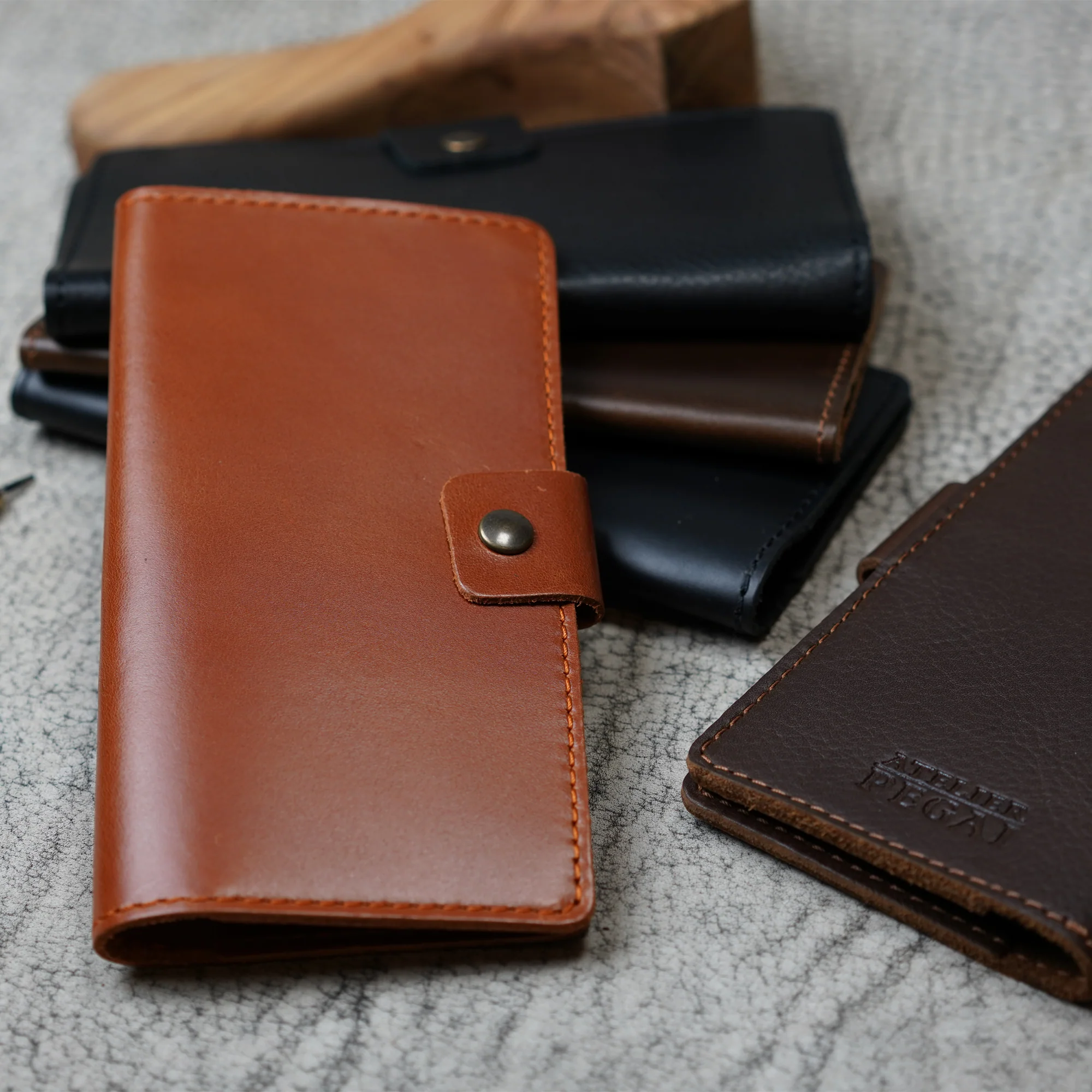 Clark Leather Checkbook Cover | Dual Tone Whiskey - Image 4