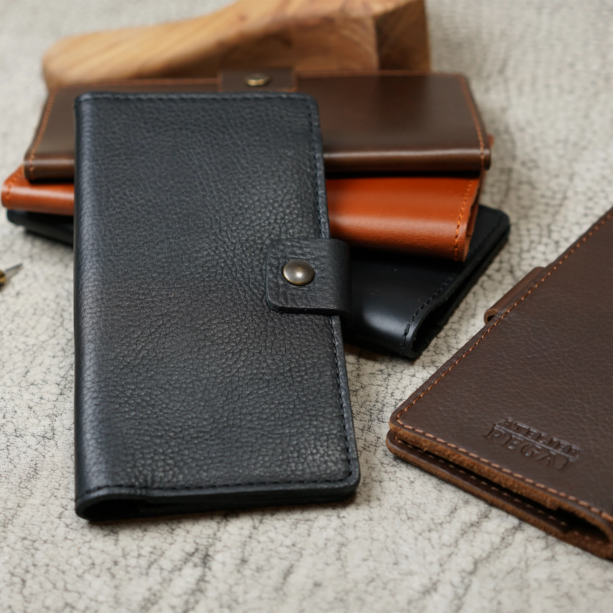 Clark Leather Checkbook Cover | Dymnos Black - Image 4